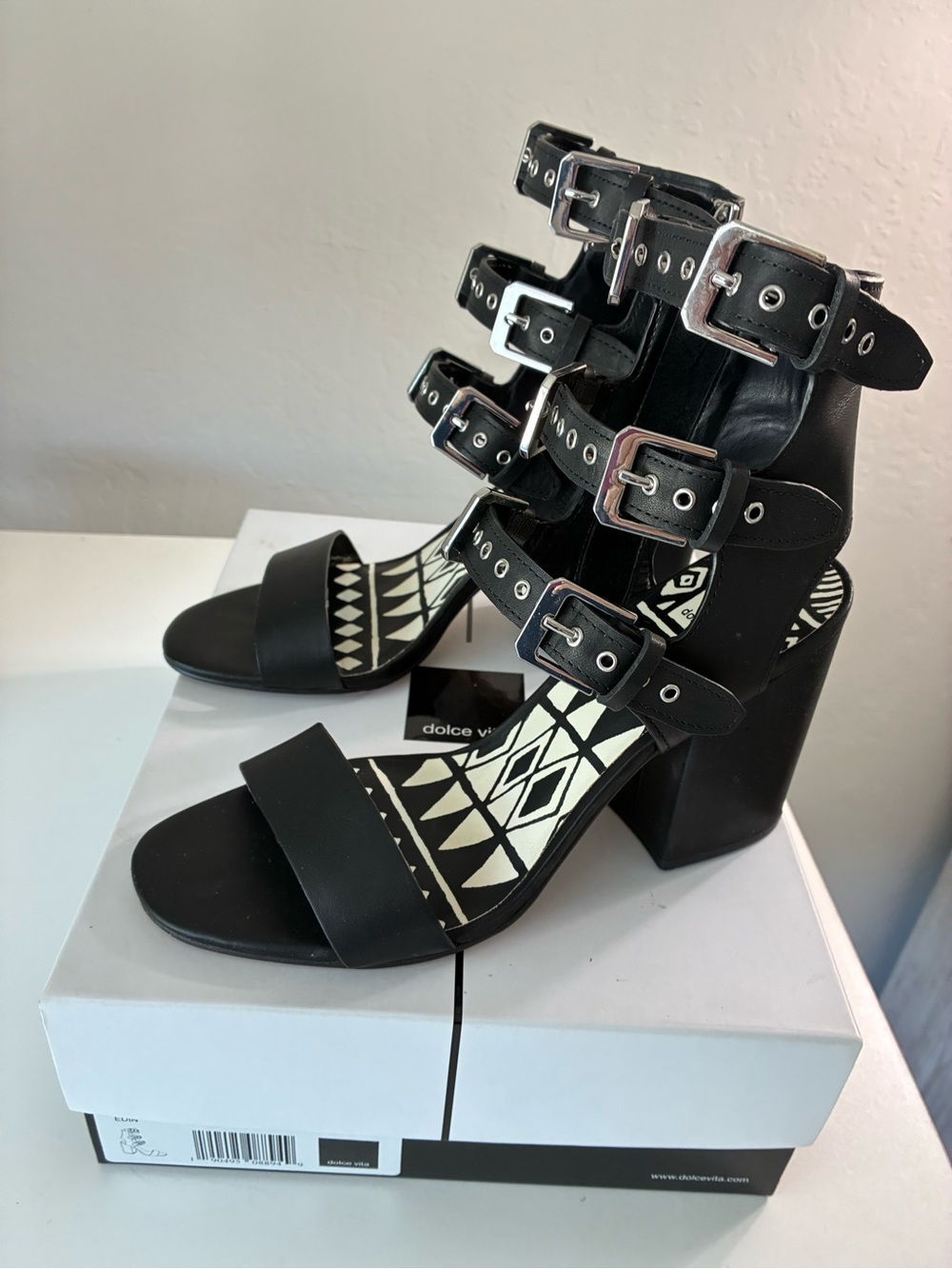 Dolce Vita Black Edin leather sandals with silver buckles size 9
